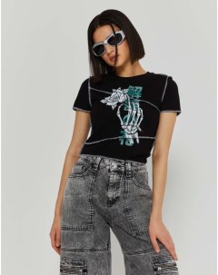 Чёрная облегающая футболка с принтом и контрастными швами Gloria jeans