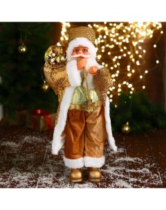 Новогодняя фигурка Дед Мороз в золотом костюме с елочкой и подарками 23x23x45 см Bazar