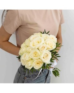 Букет невесты из белых роз Л'этуаль flowers