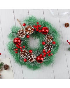 СНОУ БУМ Венок рождественский с заснеженными шишками и ягодами 30см ПВХ дерево Nobrand