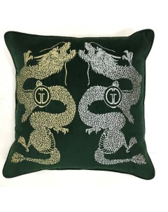 Подушка декоративная с вышивкой Пара драконов зеленая Garda decor
