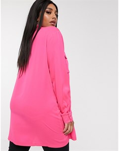 Ярко розовая атласная oversize рубашка с карманами Prettylittlething plus