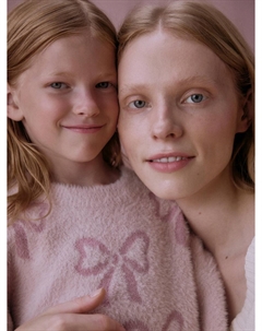 Пушистый джемпер с принтом для девочек Sela