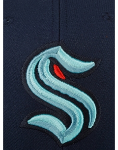 Бейсболка с прямым козырьком MITCHELL NESS 6HSSLR22462-SKRNAVY Seattle Kraken NHL (синий), Синий Mitchell and ness