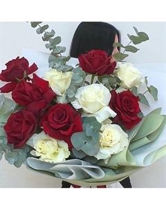 Букет из больших эквадорских роз 11 шт с эвкалиптом Л'этуаль flowers