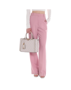 Дорожные и спортивные сумки Guess