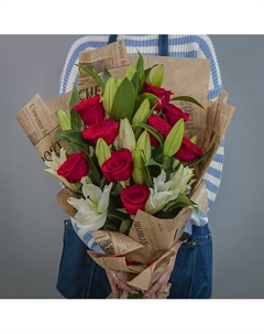 Букет 5 лилий и 9 красных роз Пять цветов