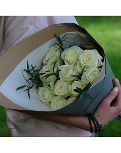 Букет «11 белых роз с фисташкой» Florpro