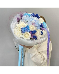 «Горный ручей» букет с гортензией и французской розой Jules flower atelier