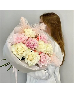 Ришелье нежный букет из французских роз Jules flower atelier