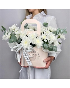 «Альпийское сияние» композиция из белоснежных кустовых хризантем и эвкалипта Jules flower atelier