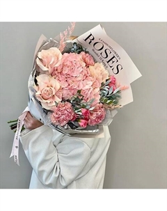 «Apricot idea» букет с гортензией,розами и диантусами Jules flower atelier