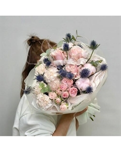 «Байкал» букет из динтусов, розы и эрингиума Jules flower atelier