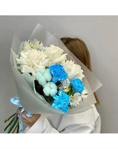 «Аквамарин» букет с розами, диантусами и хлопком Jules flower atelier