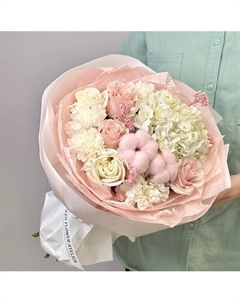 "Маршмеллоу" Букет из гортензии,озотамнуса,пионовидной розы и диантусов Jules flower atelier