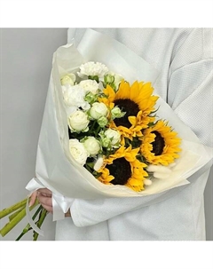 Mexico букет из подсолнухов,кустовых пионовидных роз и лагуруса Jules flower atelier