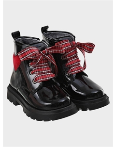 Ботинки лаковые с красным сердцем Monnalisa