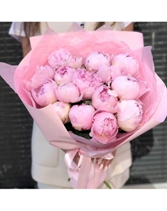 Букет из 15 розовых пионов Пять цветов
