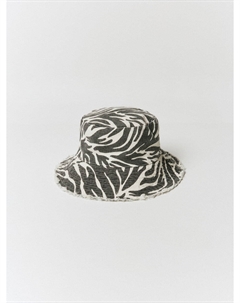 Панама с анималистичным принтом Sela