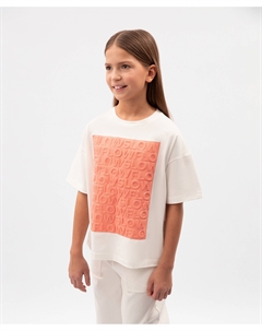 Футболка для девочки оверсайз с тисненым декором молочная Gulliver