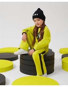 Брюки трикотажные прямой свободной формы с лампасами жёлтые для девочки Gulliver