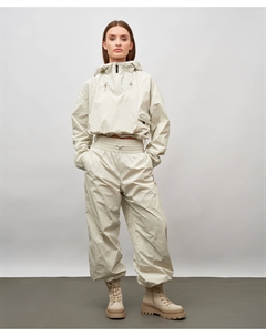 Ветровка укороченная непромокаемая с капюшоном для женщины молочная Jumkey