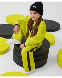 Свитшот трикотажный с принтом и нашивками жёлтый для девочки Gulliver