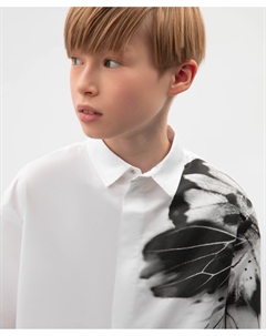 Рубашка с длинным рукавом для мальчика прямого кроя белая с асимметричным принтом Gulliver