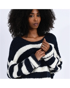 Пуловер с круглым вырезом из объемного трикотажа белый Molly bracken