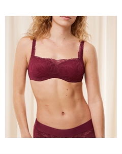 Бюстгальтер Body Make-Up Illusion Lace красный Triumph