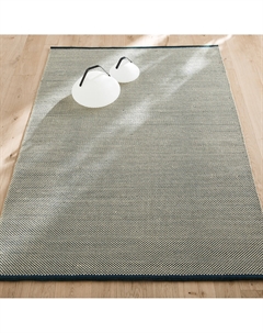 Ковер из переработанного полиэстера сотканный вручную Seura зеленый Am.pm.