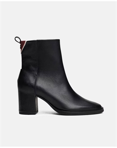 Кожаные ботильоны на каблуке и фирменной деталью сзади, черный Tommy hilfiger