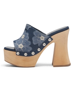 Шлепанцы и сланцы Slide Slippers Women's Charles&keith