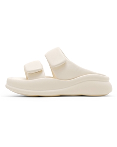 Шлепанцы женские бежевые C°banner