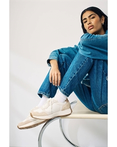 Замшевые спортивные кроссовки Forever Comfort на толстой подошве и декоративной строчкой, белый Next