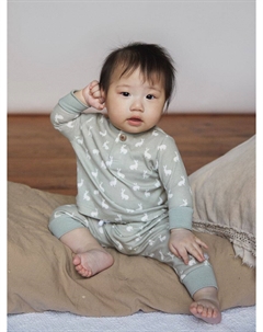 Комплект из трикотажного топа и брюк с длинными рукавами и принтом Baby Hare, серый The little tailor