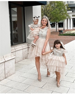 Твидовое платье Fira для мам, бежевый Petite maison kids