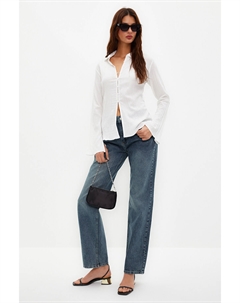 Приталенная рубашка из текстурированной ткани цвета экрю Trendyol