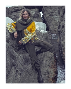 Şahika Ercümen X — водолазка с тематикой природы, хаки Koton