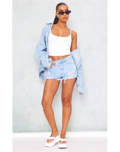 Голубые джинсовые рваные шорты Prettylittlething