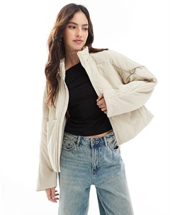 Куртка-пуховик с воротником-стойкой и большим вырезом кремового цвета Asos design