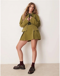 Джинсовая мини-юбка в складку оливкового цвета — часть комплекта Asos design