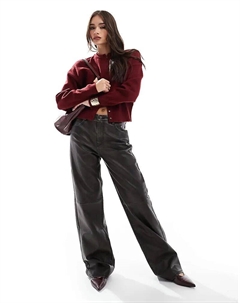 Прямые брюки из искусственной кожи черного цвета Pull & bear