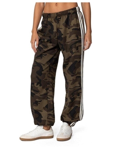 Спортивные брюки в полоску Camo Contast, зеленый Edikted