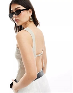 Топ каменно-бежевого цвета с открытой спиной и поясом Pull & bear