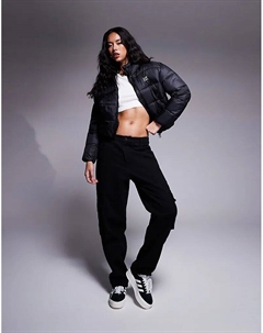 Куртка-пуховик черного цвета Ea7