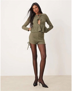 Короткие брюки в рубчик цвета хаки с бантом Asos design