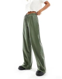 Широкие брюки с завязками на талии и эффектом кожи зеленого цвета Asos design