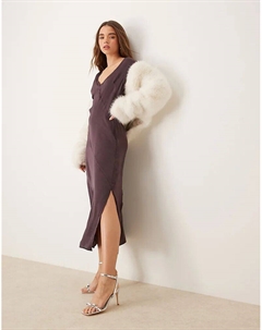 Атласное платье миди с v-образным вырезом и необработанными швами лилового цвета Asos design