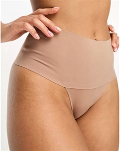 Гладкие стринги Undie-tectable в цвете Café au Lait Spanx